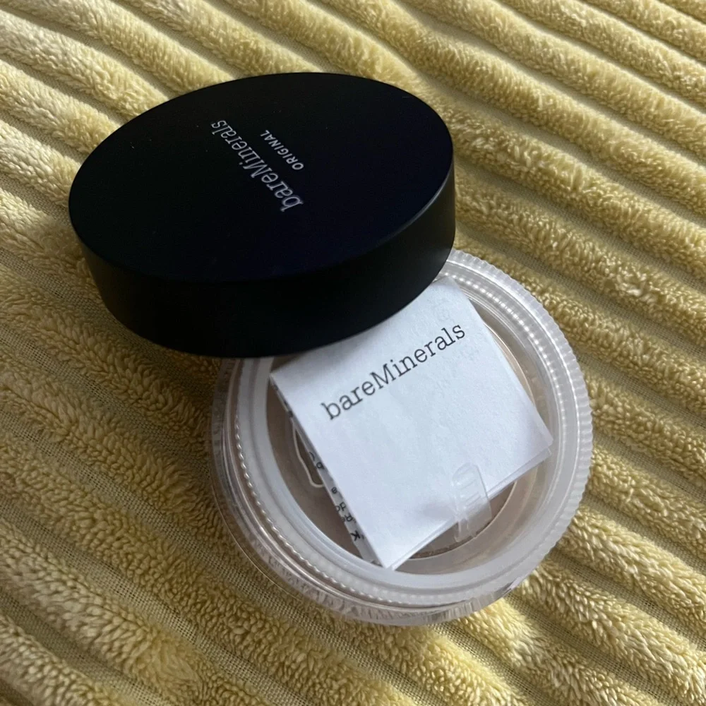 Bareminerals powder foundation LIGHT 08 NWT
